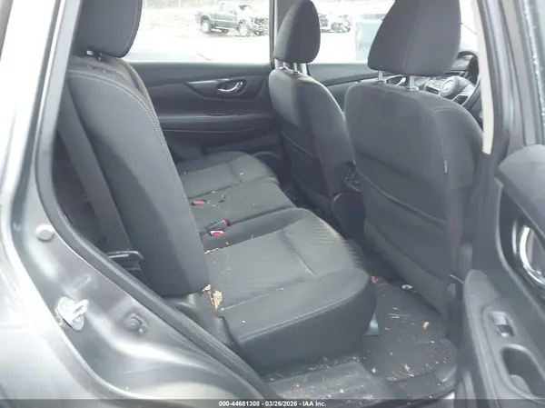 KNMAT2MV7HP528151 2017 NISSAN ROGUE - Image 8
