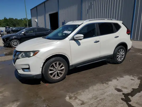 KNMAT2MV7HP530580 2017 NISSAN ROGUE - Image 1