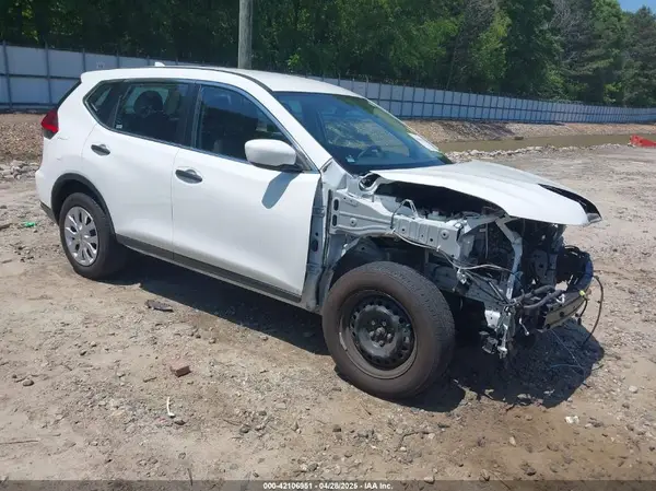 KNMAT2MV7HP533088 2017 NISSAN ROGUE - Image 1