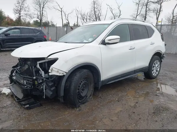 KNMAT2MV7HP538128 2017 NISSAN ROGUE - Image 2