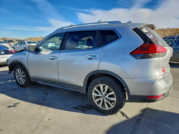 KNMAT2MV7HP544513 2017 NISSAN ROGUE - Image 2