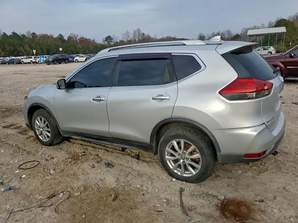 KNMAT2MV7HP545712 2017 NISSAN ROGUE - Image 2