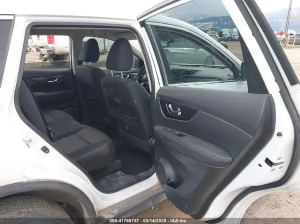 KNMAT2MV7HP547928 2017 NISSAN ROGUE - Image 8