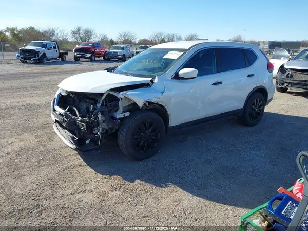 KNMAT2MV7HP548920 2017 NISSAN ROGUE - Image 2