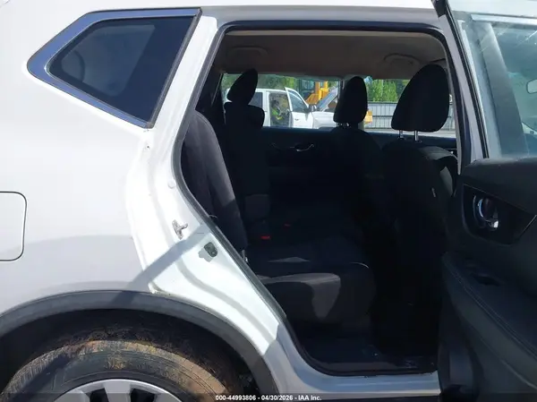 KNMAT2MV7HP549291 2017 NISSAN ROGUE - Image 8