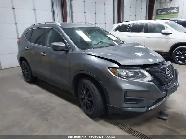 KNMAT2MV7HP550456 2017 NISSAN ROGUE - Image 1