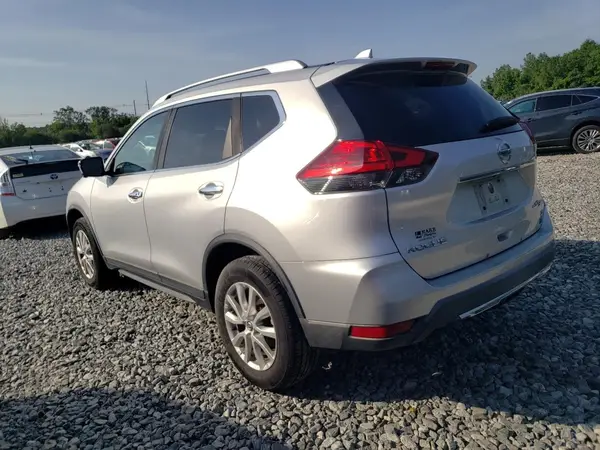 KNMAT2MV7HP552465 2017 NISSAN ROGUE - Image 2