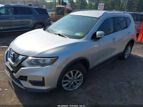 KNMAT2MV7HP552899 2017 NISSAN ROGUE - Image 2