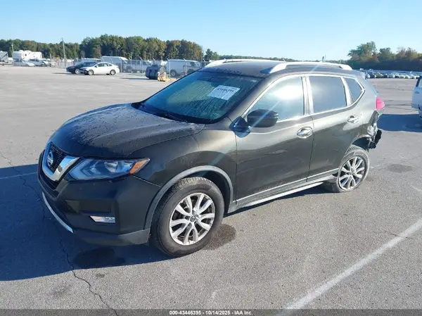 KNMAT2MV7HP553924 2017 NISSAN ROGUE - Image 2