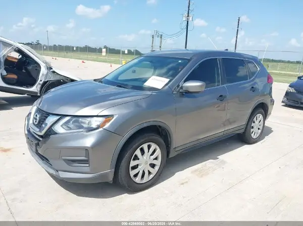 KNMAT2MV7HP555723 2017 NISSAN ROGUE - Image 2