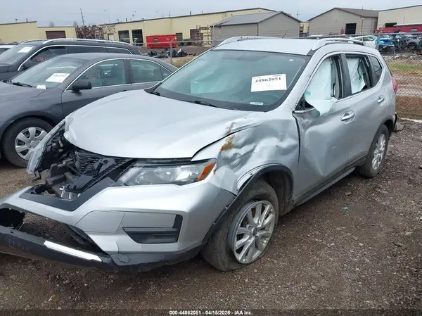KNMAT2MV7HP557357 2017 NISSAN ROGUE - Image 2