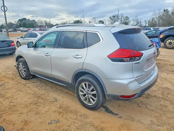 KNMAT2MV7HP559612 2017 NISSAN ROGUE - Image 2