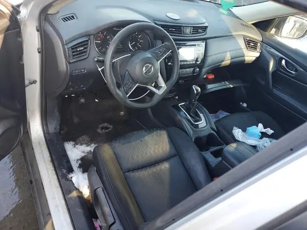 KNMAT2MV7HP563739 2017 NISSAN ROGUE - Image 8