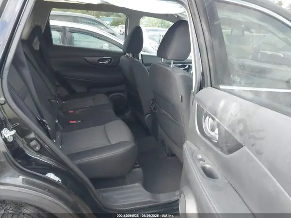 KNMAT2MV7HP569752 2017 NISSAN ROGUE - Image 8