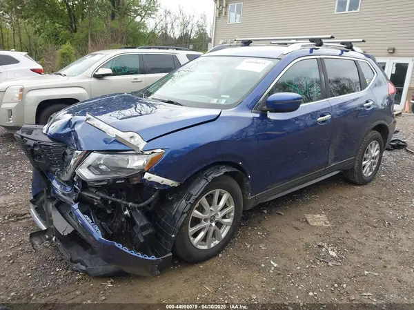 KNMAT2MV7HP569945 2017 NISSAN ROGUE - Image 2