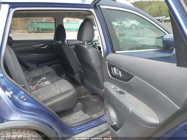 KNMAT2MV7HP569945 2017 NISSAN ROGUE - Image 8