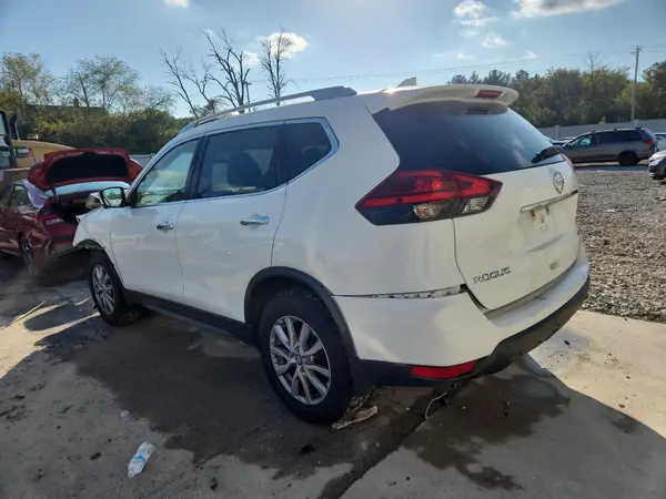 KNMAT2MV7HP580038 2017 NISSAN ROGUE - Image 2