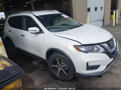 KNMAT2MV7HP581674 2017 NISSAN ROGUE