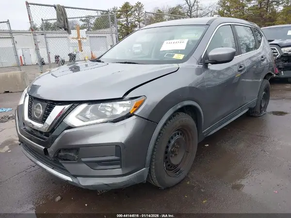 KNMAT2MV7HP584350 2017 NISSAN ROGUE - Image 2