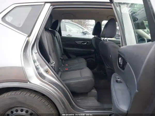 KNMAT2MV7HP584350 2017 NISSAN ROGUE - Image 8