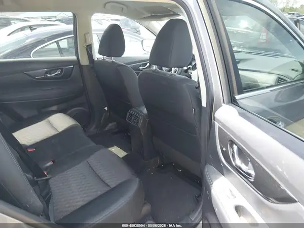 KNMAT2MV7HP586163 2017 NISSAN ROGUE - Image 8