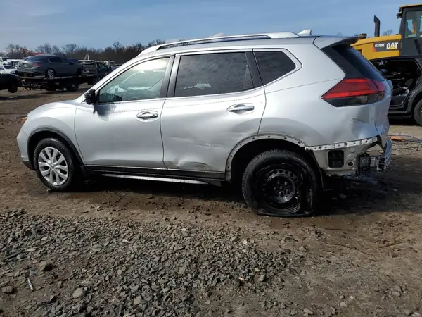 KNMAT2MV7HP586759 2017 NISSAN ROGUE - Image 2