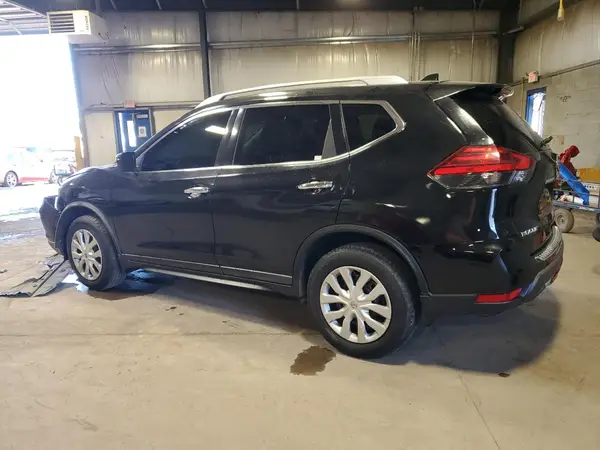 KNMAT2MV7HP588298 2017 NISSAN ROGUE - Image 2