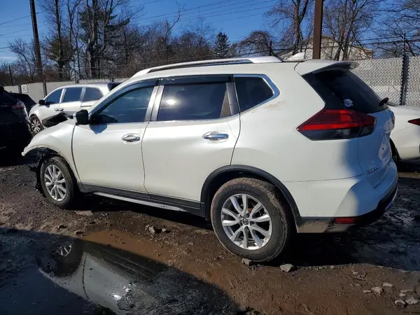 KNMAT2MV7HP589094 2017 NISSAN ROGUE - Image 2
