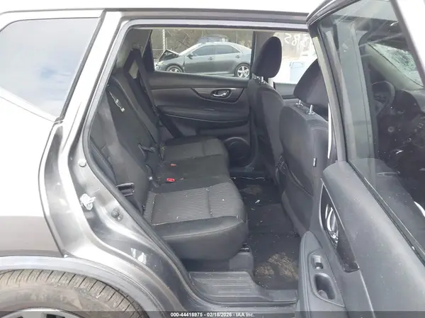 KNMAT2MV7HP589385 2017 NISSAN ROGUE - Image 8
