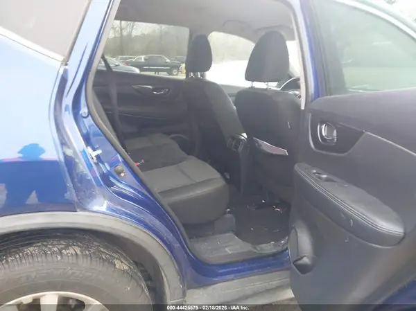 KNMAT2MV7HP589693 2017 NISSAN ROGUE - Image 8