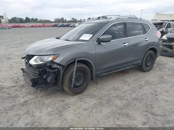KNMAT2MV7HP591217 2017 NISSAN ROGUE - Image 2