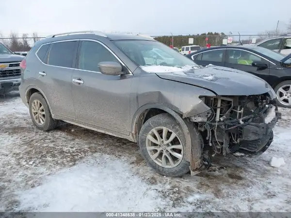 KNMAT2MV7HP592769 2017 NISSAN ROGUE - Image 1