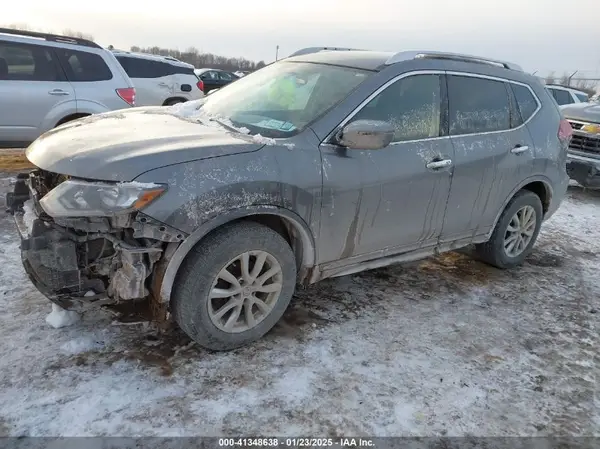 KNMAT2MV7HP592769 2017 NISSAN ROGUE - Image 2
