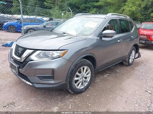 KNMAT2MV7HP595638 2017 NISSAN ROGUE - Image 2