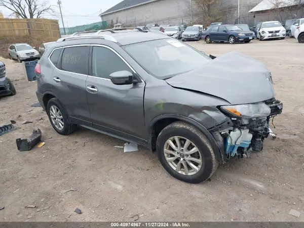 KNMAT2MV7HP598121 2017 NISSAN ROGUE - Image 1