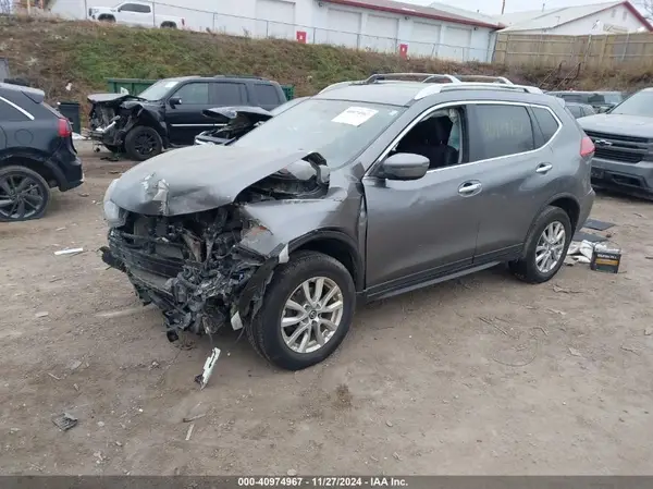 KNMAT2MV7HP598121 2017 NISSAN ROGUE - Image 2