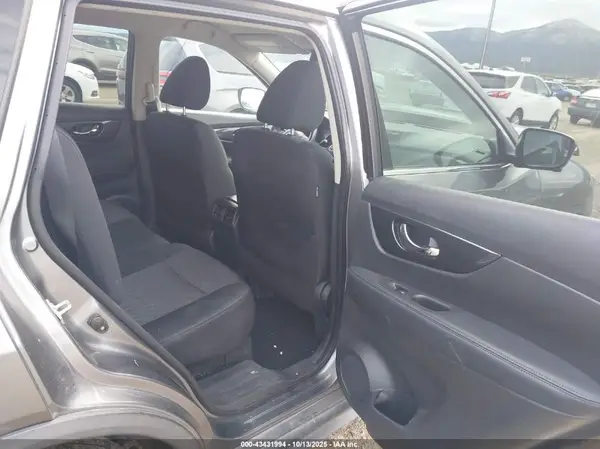 KNMAT2MV7HP601051 2017 NISSAN ROGUE - Image 8