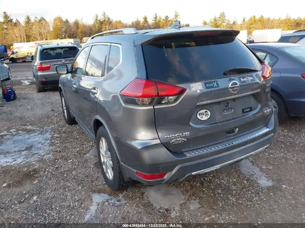 KNMAT2MV7HP604595 2017 NISSAN ROGUE - Image 2