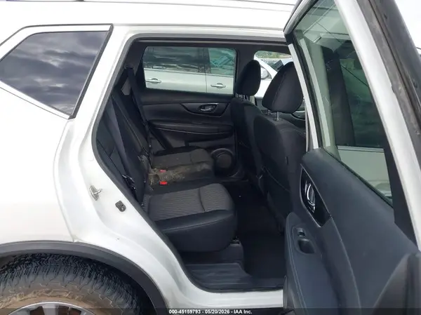 KNMAT2MV7HP605679 2017 NISSAN ROGUE - Image 8