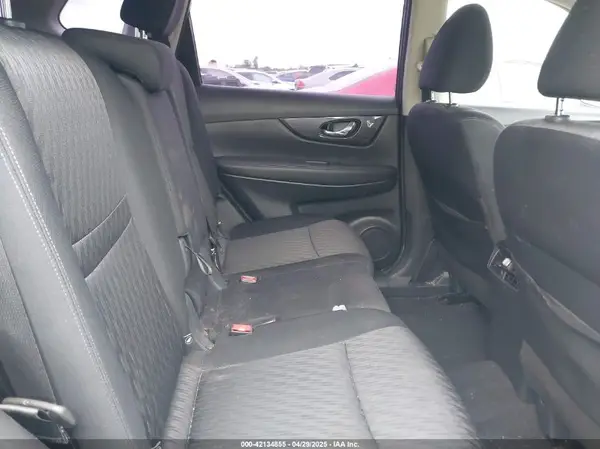 KNMAT2MV7HP607531 2017 NISSAN ROGUE - Image 8