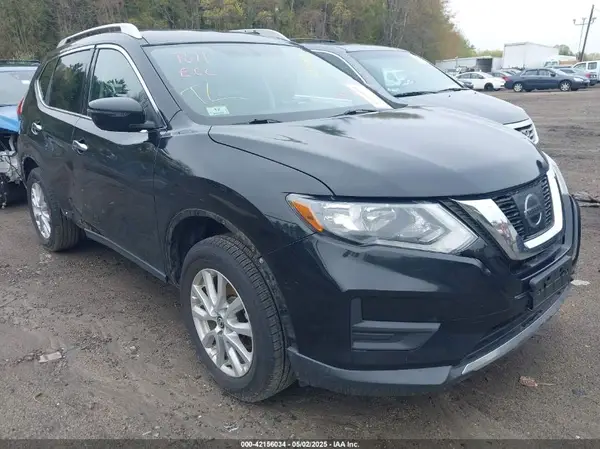KNMAT2MV7HP612499 2017 NISSAN ROGUE - Image 1