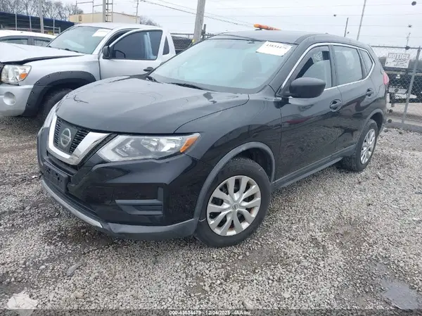 KNMAT2MV7HP613314 2017 NISSAN ROGUE - Image 2