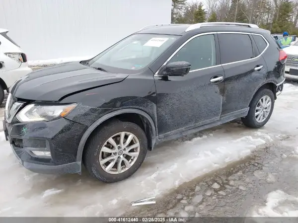 KNMAT2MV7HP618061 2017 NISSAN ROGUE - Image 2