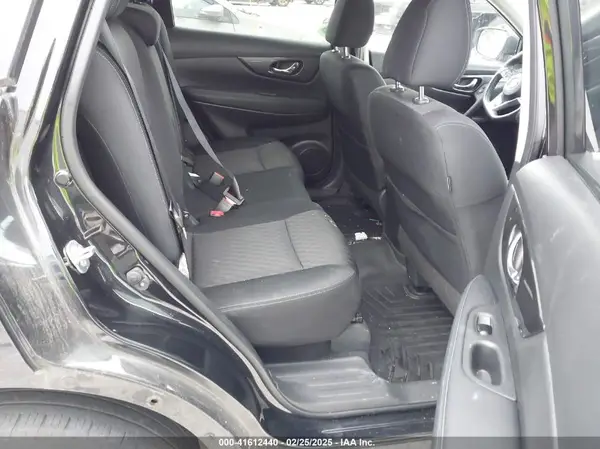 KNMAT2MV7HP618061 2017 NISSAN ROGUE - Image 8