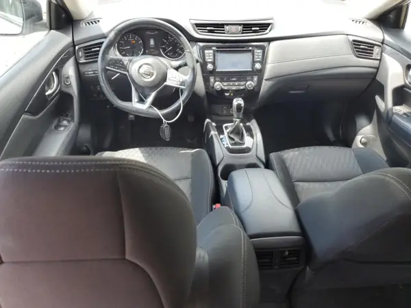 KNMAT2MV7HP618108 2017 NISSAN ROGUE - Image 8
