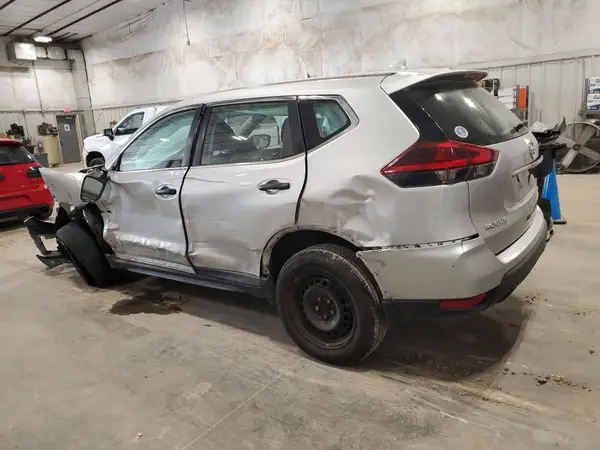KNMAT2MV7JP502607 2018 NISSAN ROGUE - Image 2