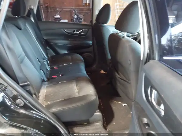KNMAT2MV7JP502610 2018 NISSAN ROGUE - Image 8