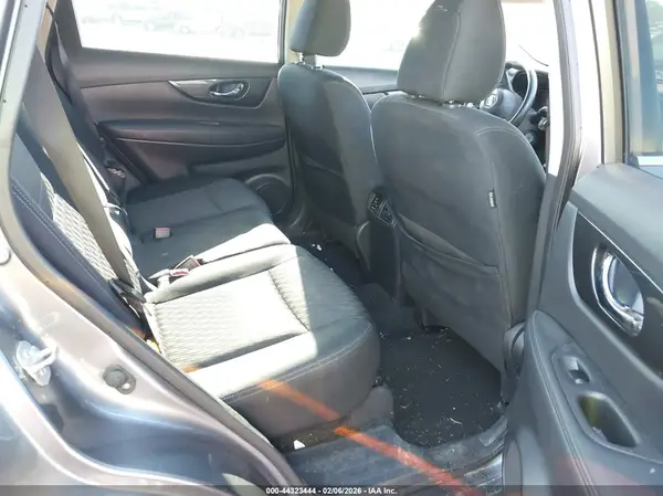 KNMAT2MV7JP508326 2018 NISSAN ROGUE - Image 8