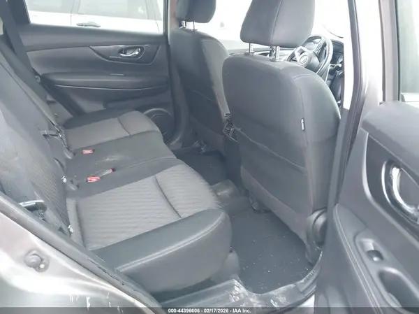KNMAT2MV7JP526521 2018 NISSAN ROGUE - Image 8