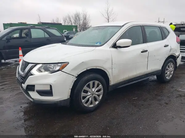 KNMAT2MV7JP539303 2018 NISSAN ROGUE - Image 2